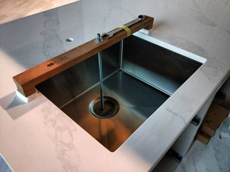 aura-sink-clamp